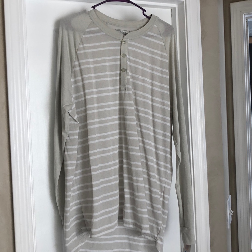 Men’s long-sleeved top